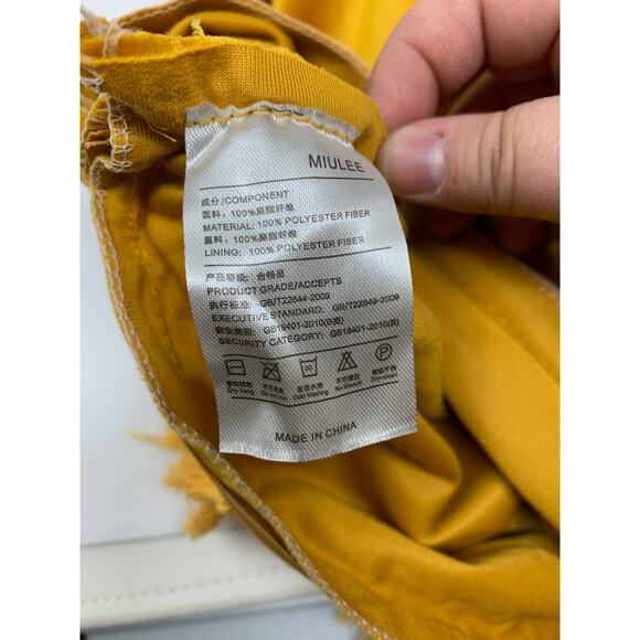 SOLD Miulee Golden Yellow Velvet Pillow Covers 2pc 19" X 19" Tassel Edges - Picture 4 of 4